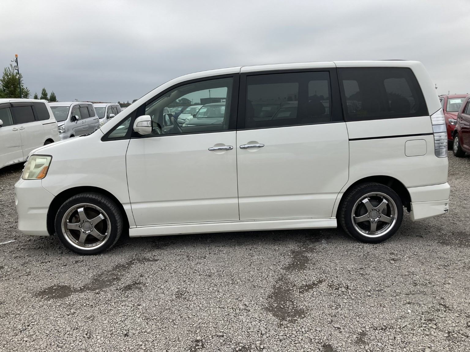 Toyota Noah transfer vehicle